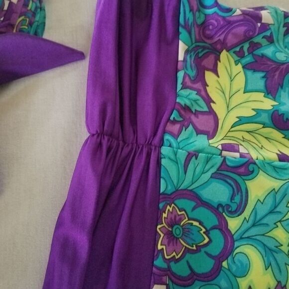 Two Piece Swimsuit - Picture 3 of 8